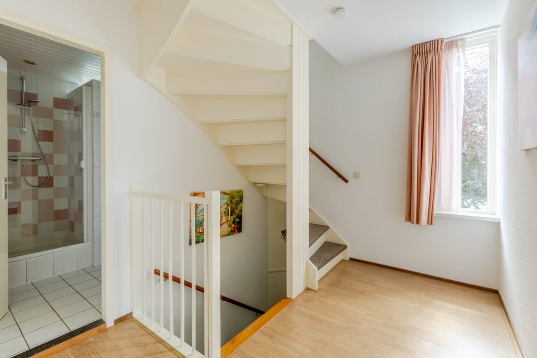 Photo 23 of Burg. Den Oudenstraat 2