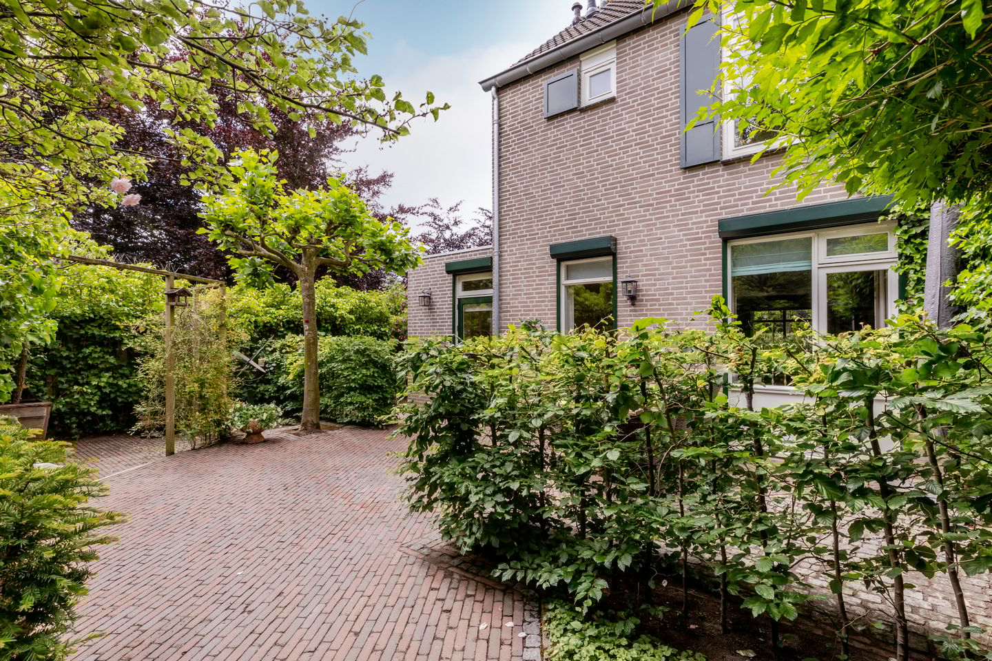 Photo 34 of Burg. Den Oudenstraat 2