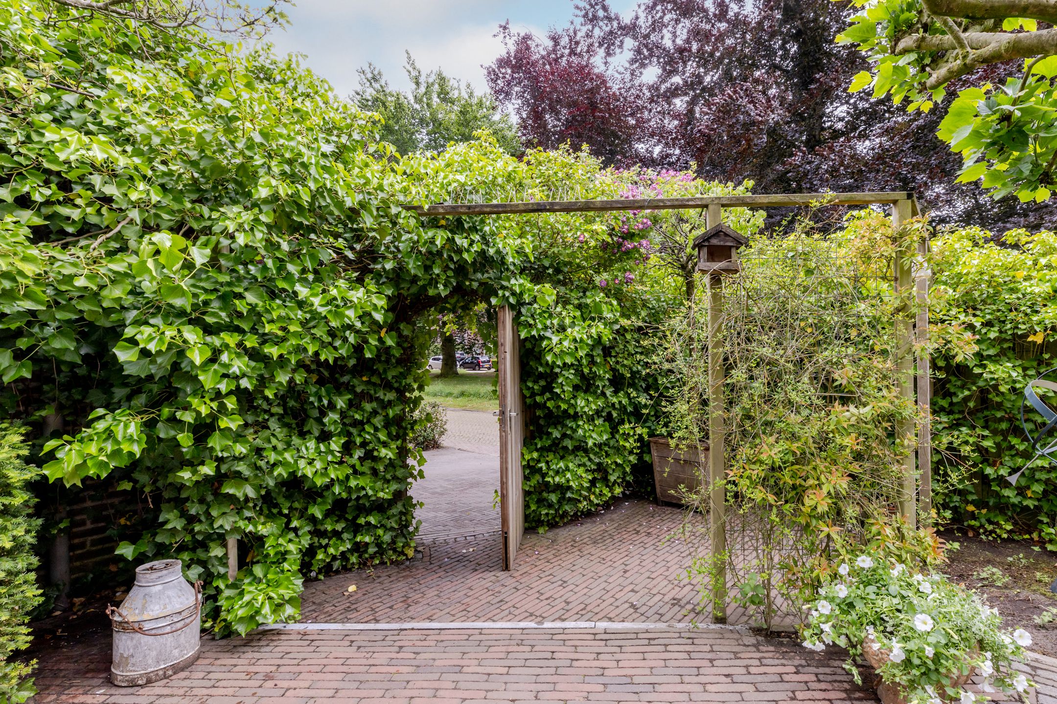 Photo 36 of Burg. Den Oudenstraat 2