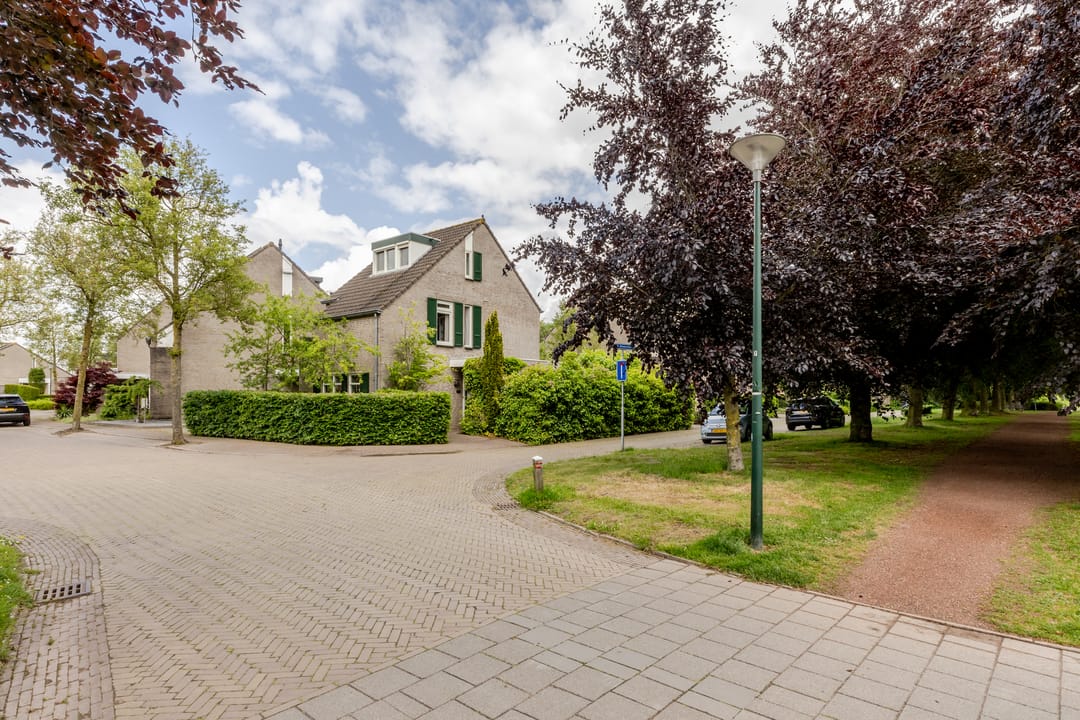 Photo 43 of Burg. Den Oudenstraat 2