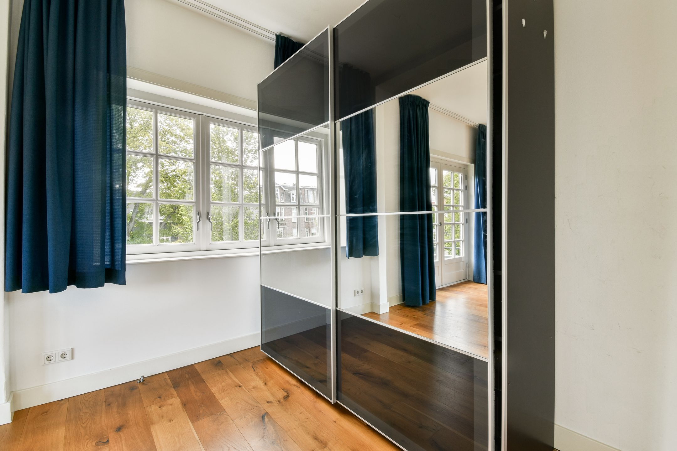 Foto 15 van Hoofdweg 25-A2