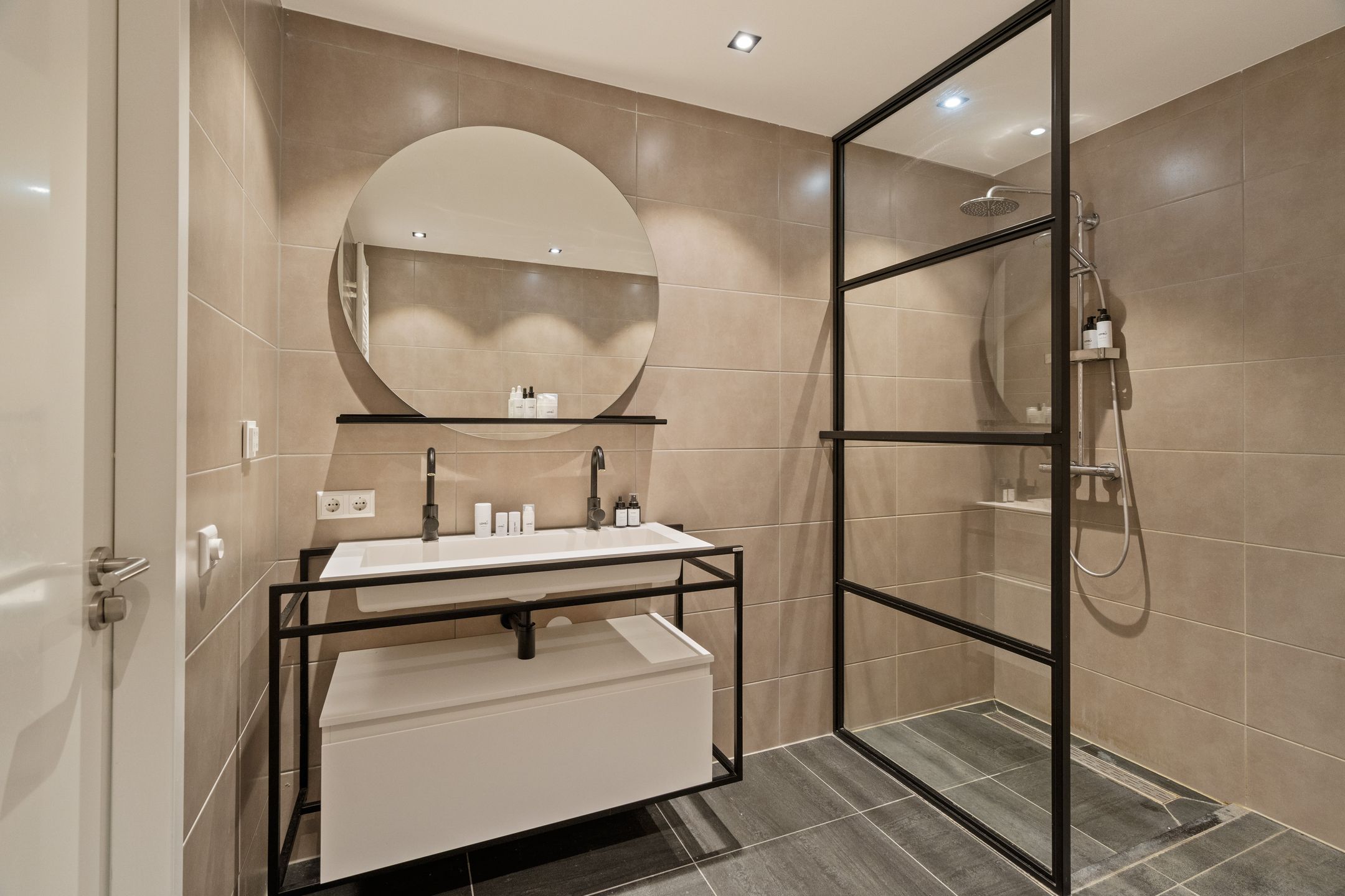 Foto 21 van Losplaatskade 43