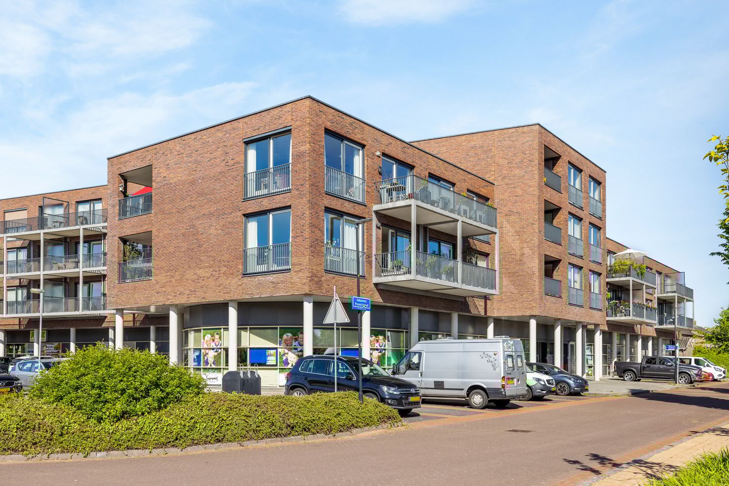 Foto 4 van Peter van Thaborplein 44