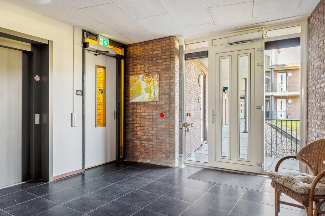 Foto 8 van Peter van Thaborplein 44