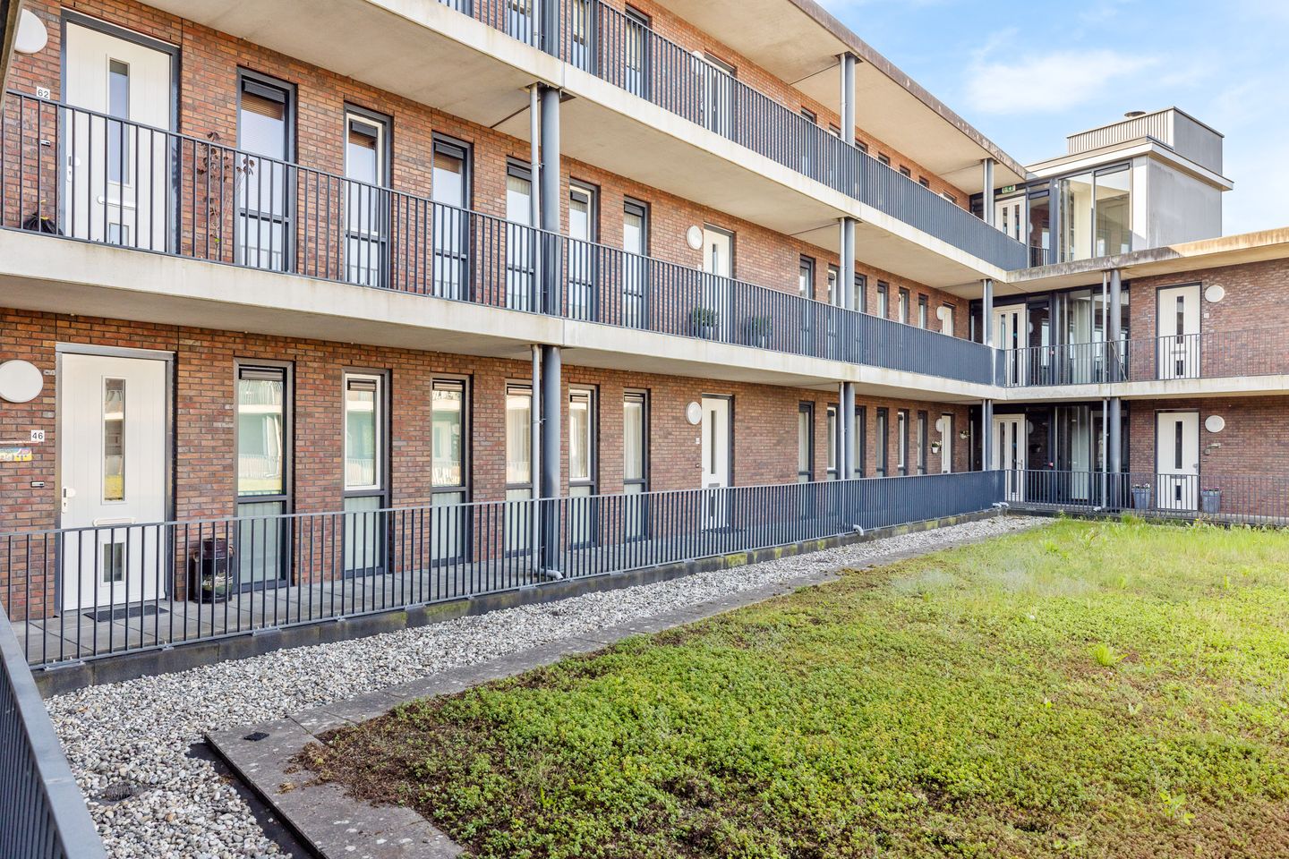 Foto 10 van Peter van Thaborplein 44