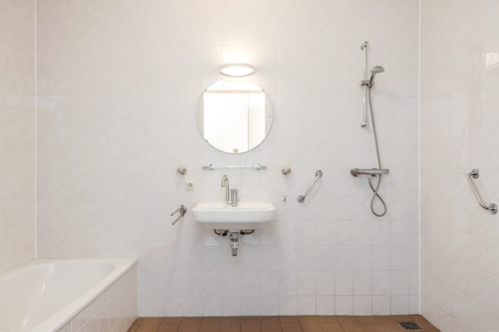 Foto 30 van Peter van Thaborplein 44