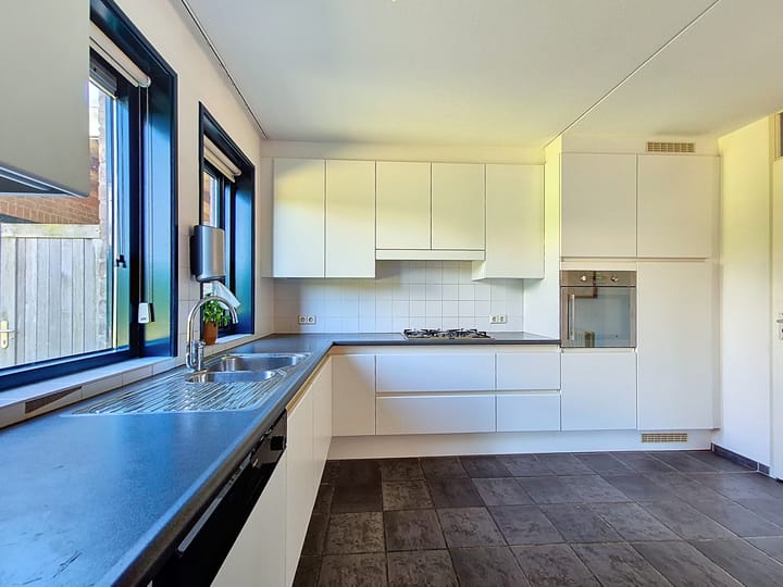 Photo 13 of Parmastraat 6