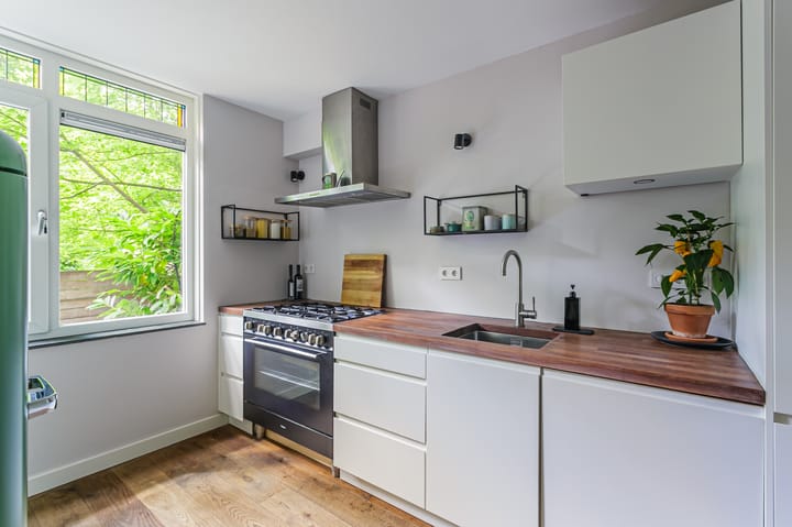 Photo 17 of Niasstraat 30-A