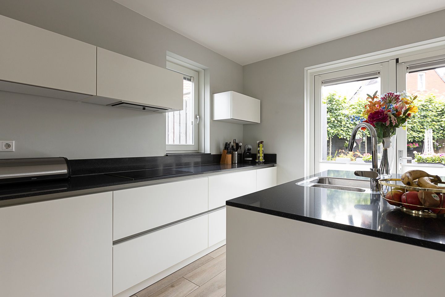 Photo 19 of Van Regteren Altenastraat 18