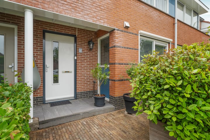 Foto 6 van Adrienne Solserstraat 7