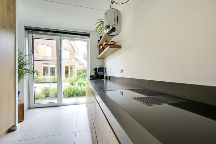 Foto 9 van Zeister Eng 122