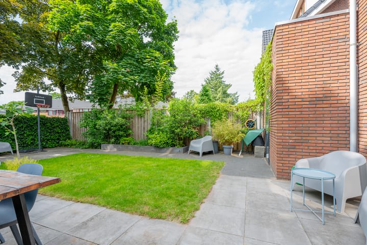 Foto 16 van Zeister Eng 122