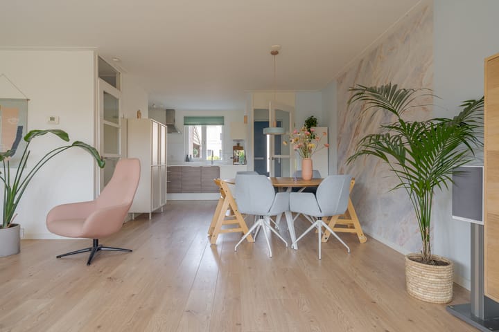 Foto 16 van Flora Bilderbeekstraat 19