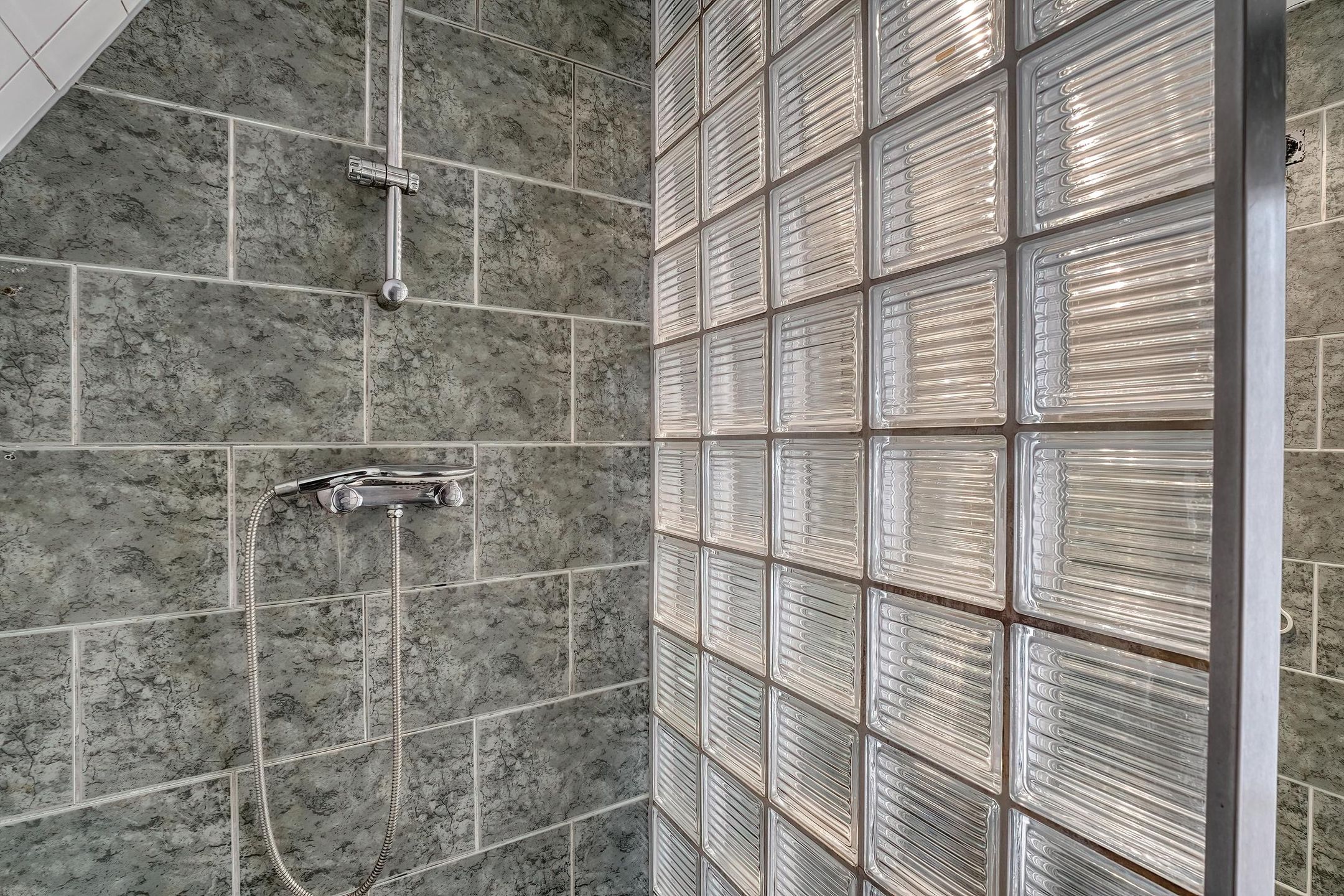 Foto 21 van Van Mandersloostraat 73