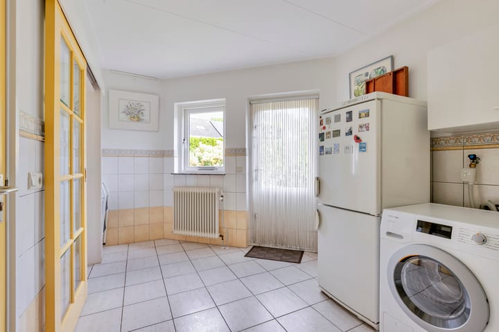 Photo 11 of Rozenstraat 17