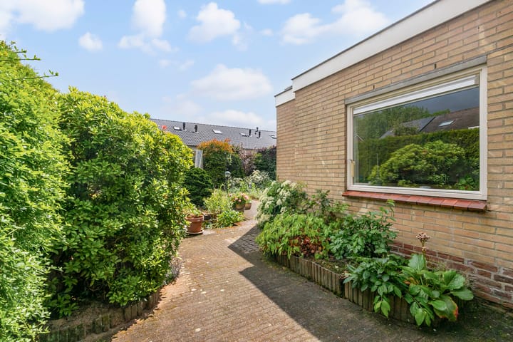 Photo 13 of Rozenstraat 17