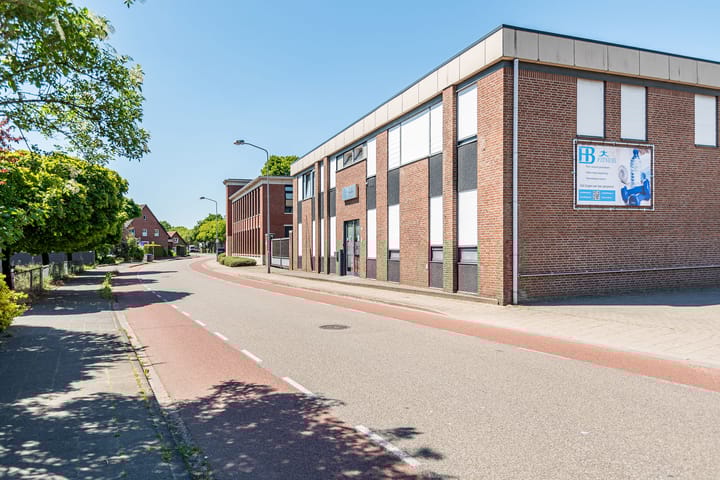 Photo 42 of Heelweg 17