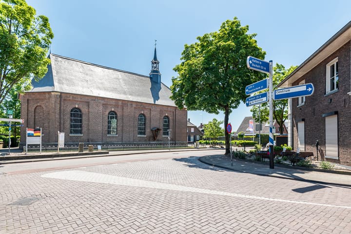 Photo 43 of Heelweg 17