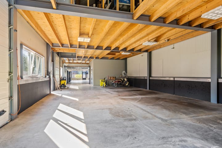 Foto 37 van Bedrijfsweg 3-A