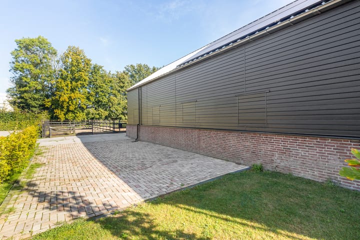 Foto 43 van Bedrijfsweg 3-A