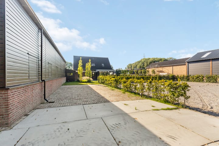 Foto 44 van Bedrijfsweg 3-A