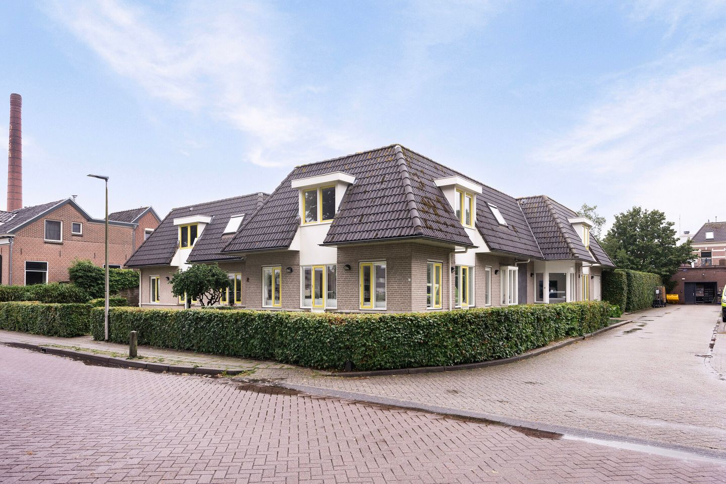 Bekijk foto 2 van Stationsweg 2-4