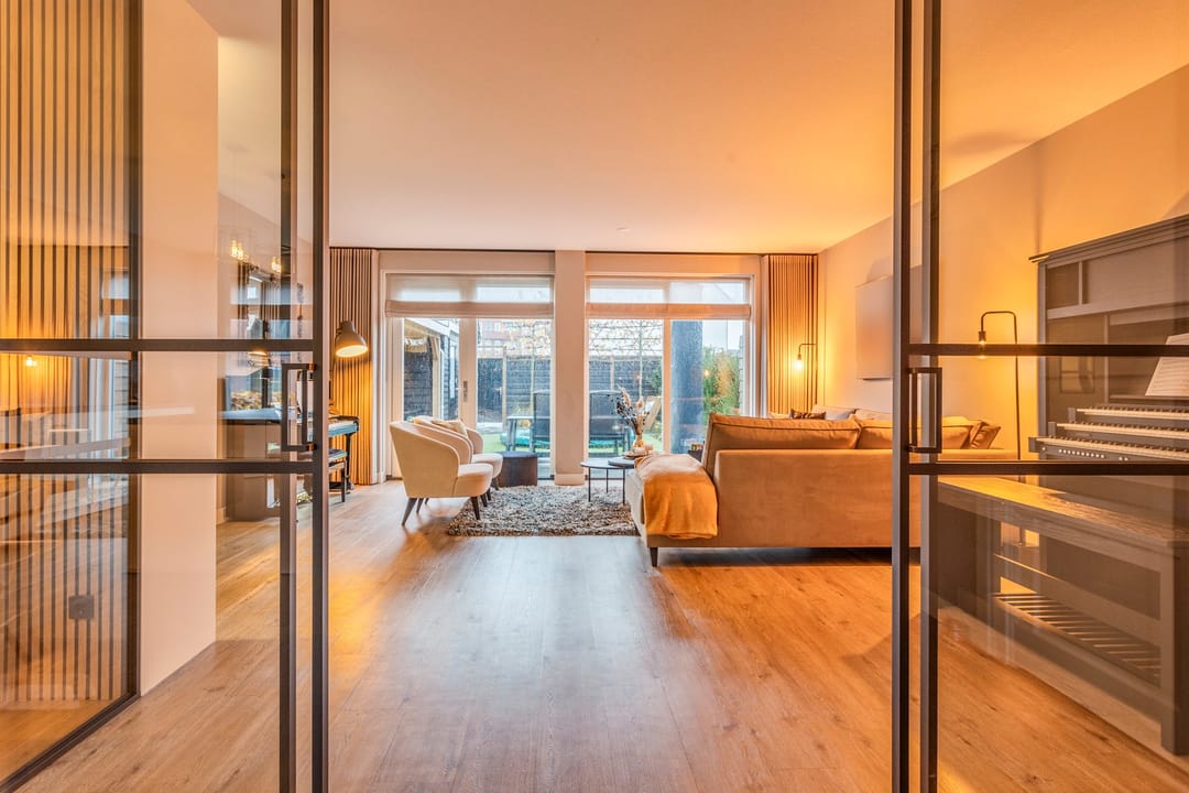 Foto 2 van Van Barnevelderf 3