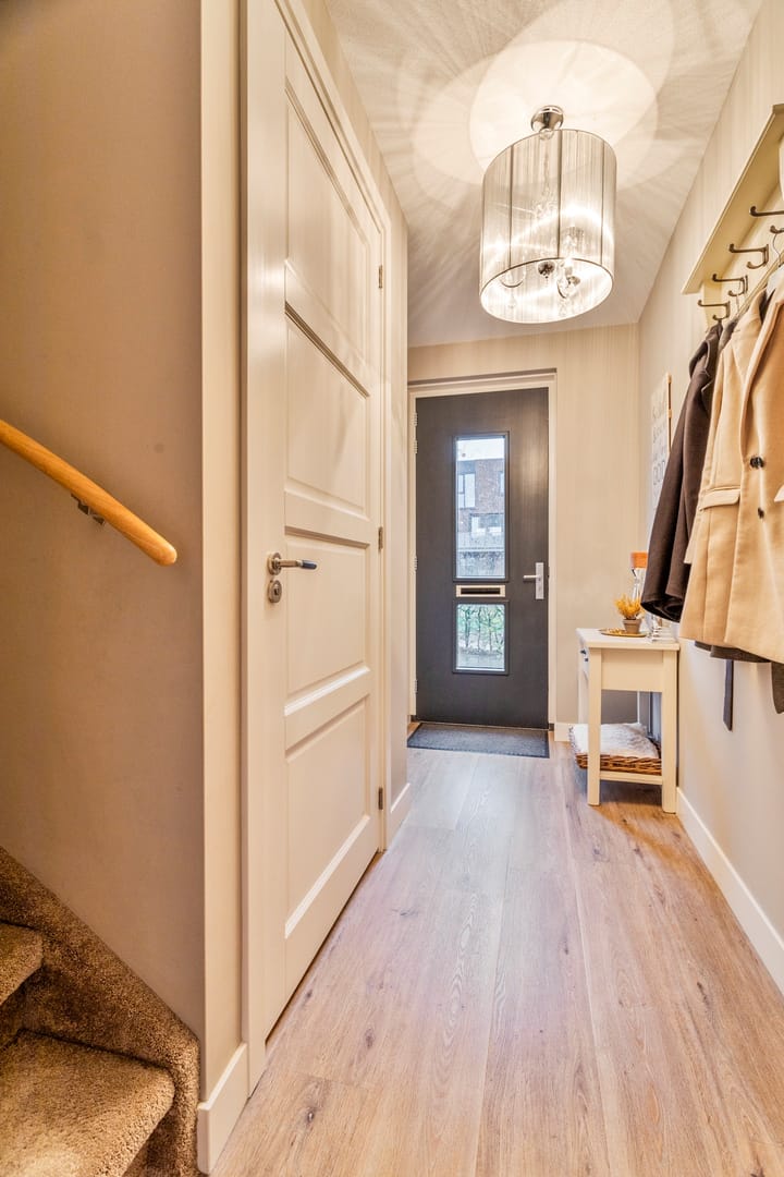 Foto 9 van Van Barnevelderf 3