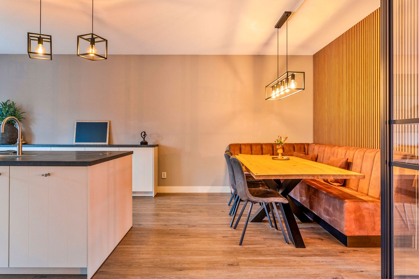 Foto 20 van Van Barnevelderf 3