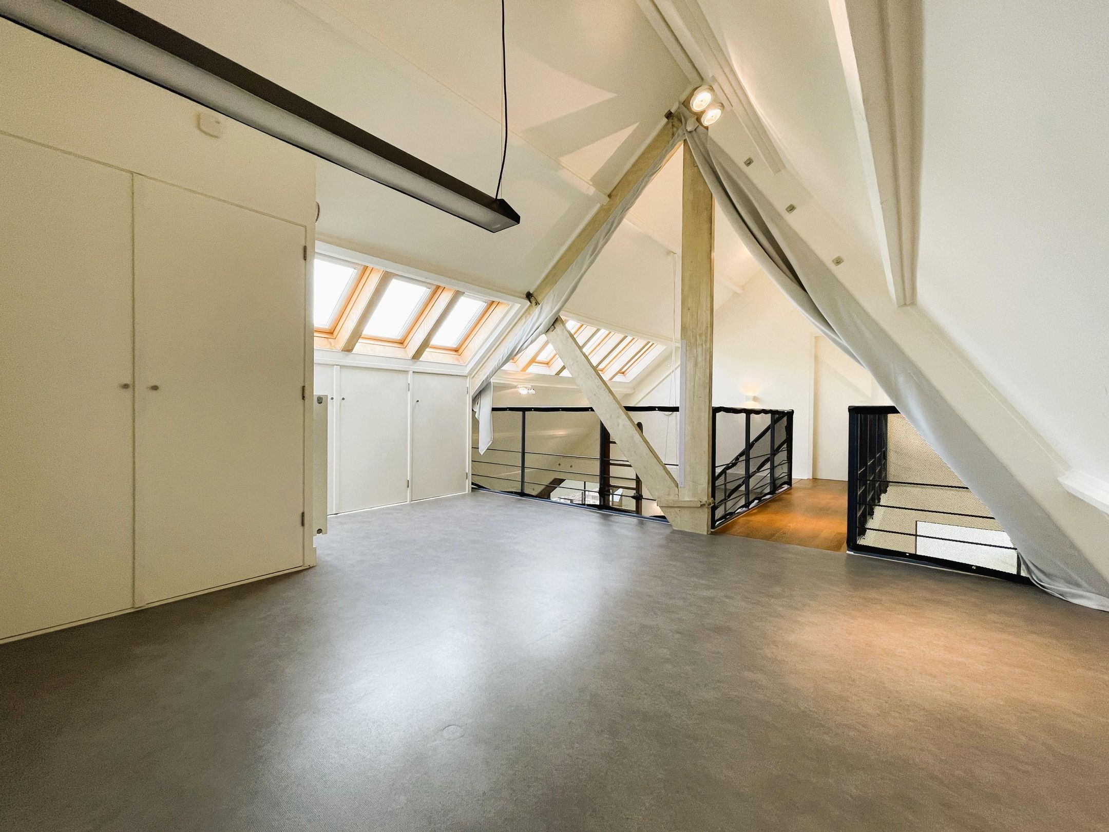 Photo 24 of Floris Versterstraat 10-F