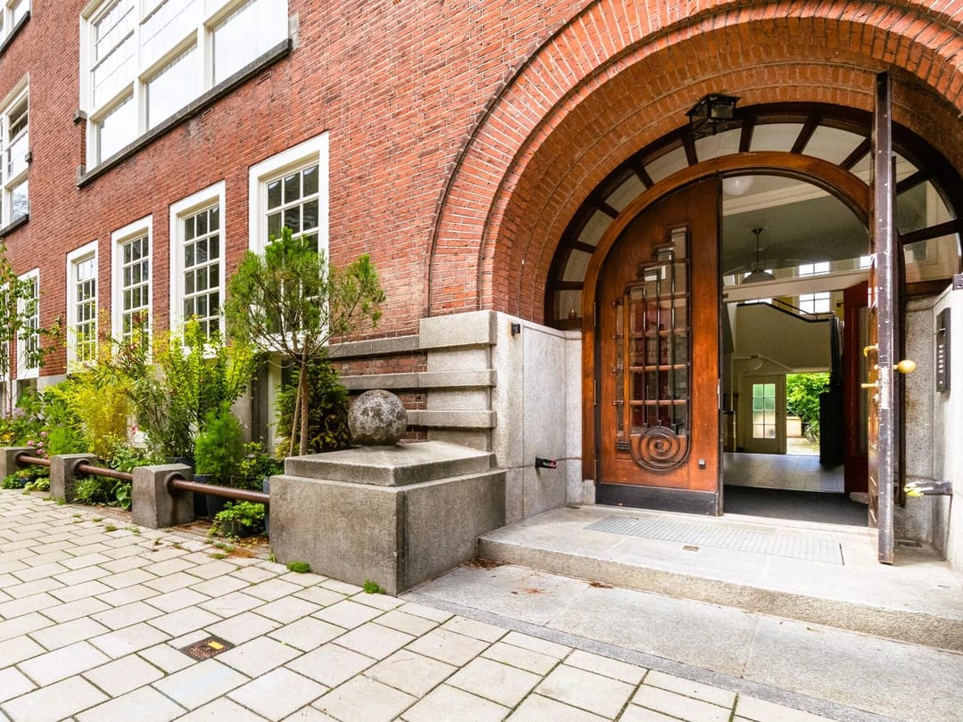 Photo 2 of Floris Versterstraat 10-F