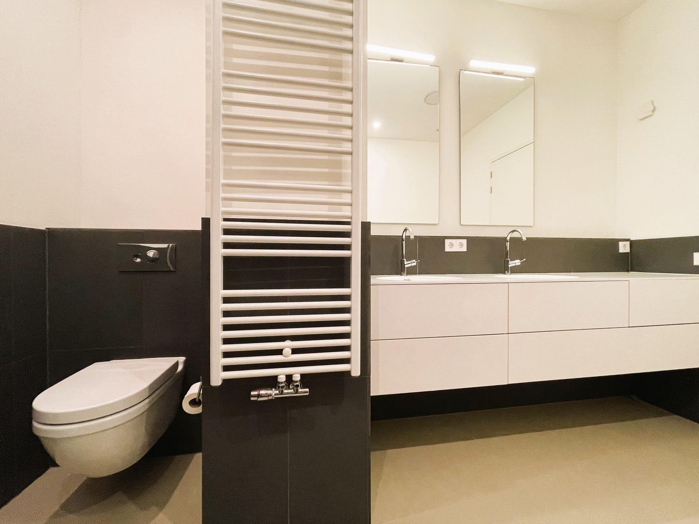 Photo 19 of Floris Versterstraat 10-F