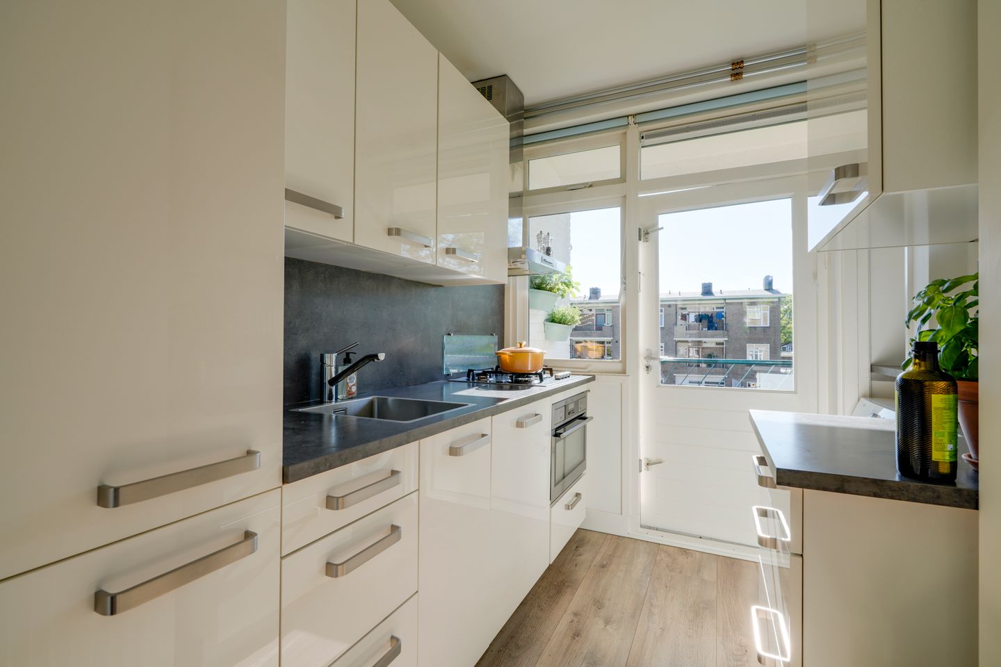 Photo 4 of Detmoldstraat 88-1