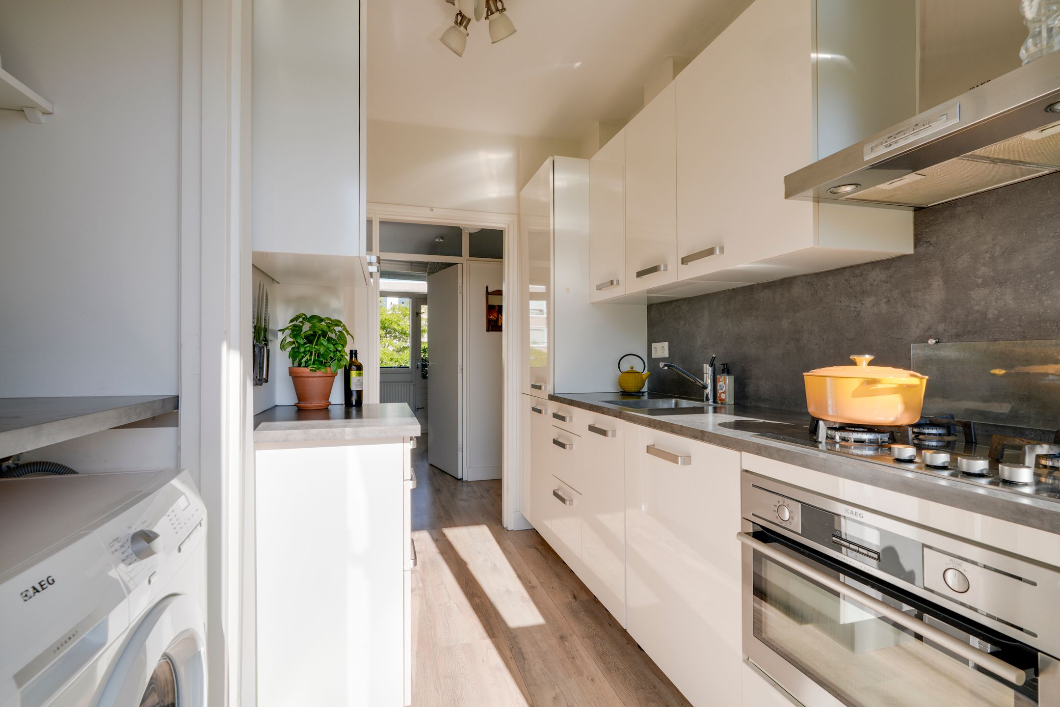 Photo 21 of Detmoldstraat 88-1