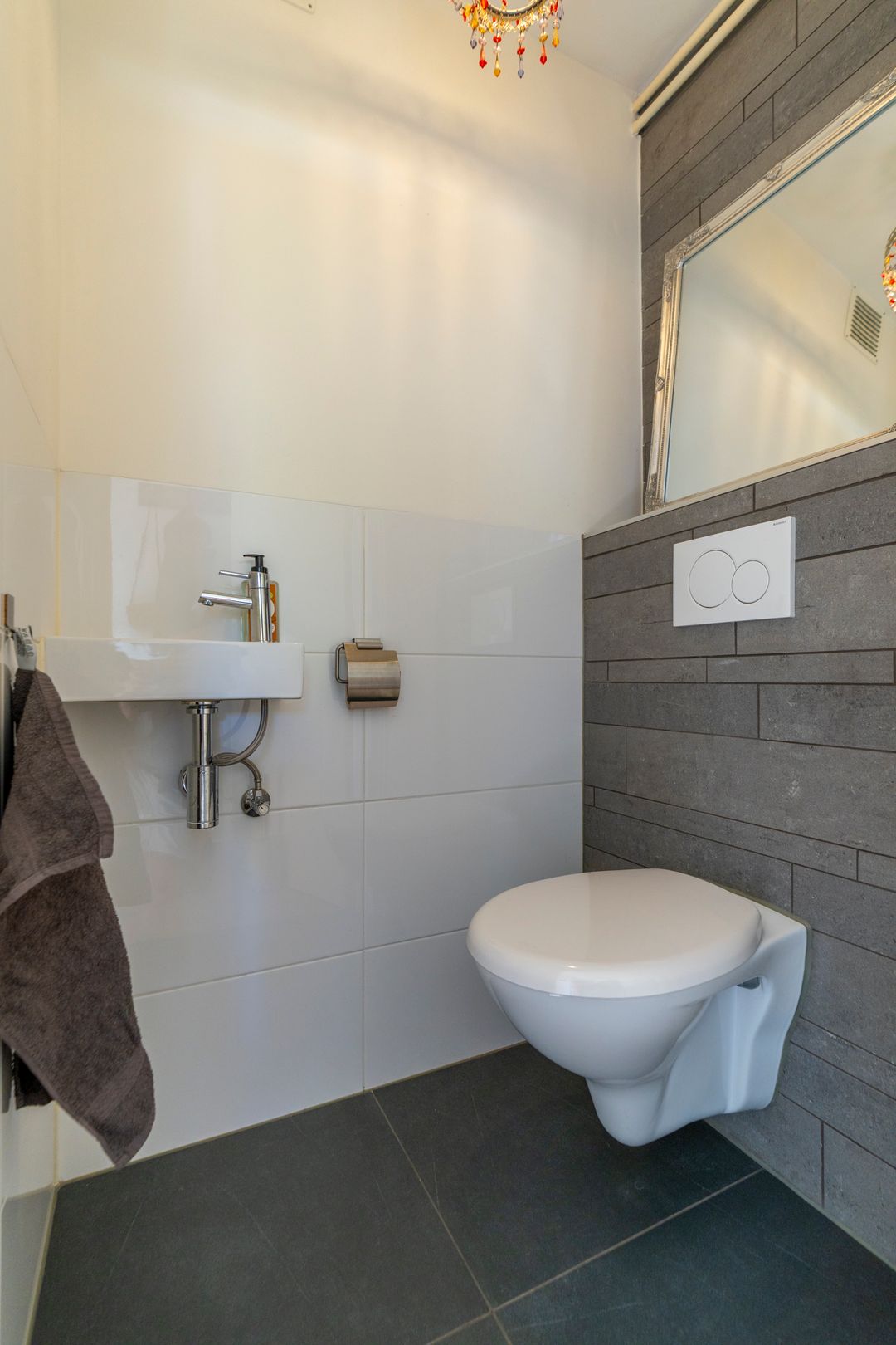 Photo 31 of Detmoldstraat 88-1