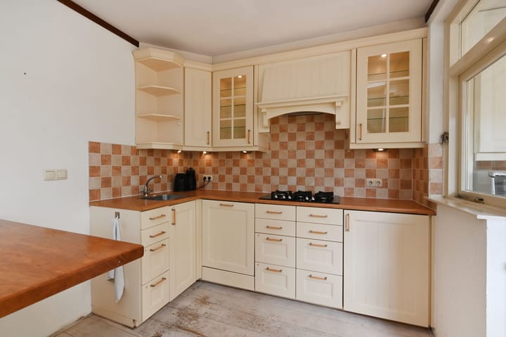 Photo 9 of Burgemeester Scholtenstraat 6