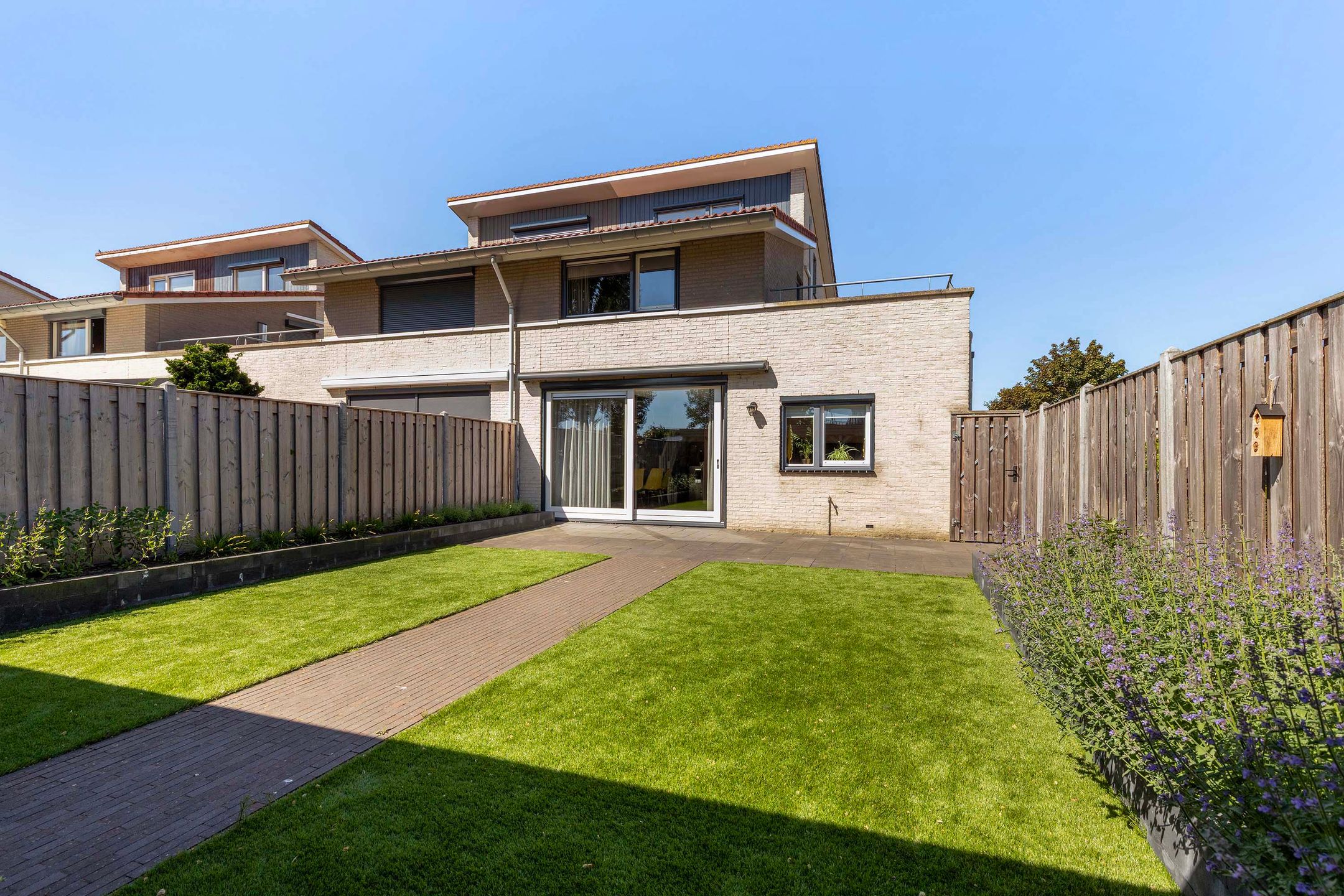 Photo 39 of Carmen 2