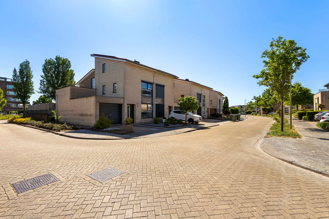 Photo 43 of Carmen 2