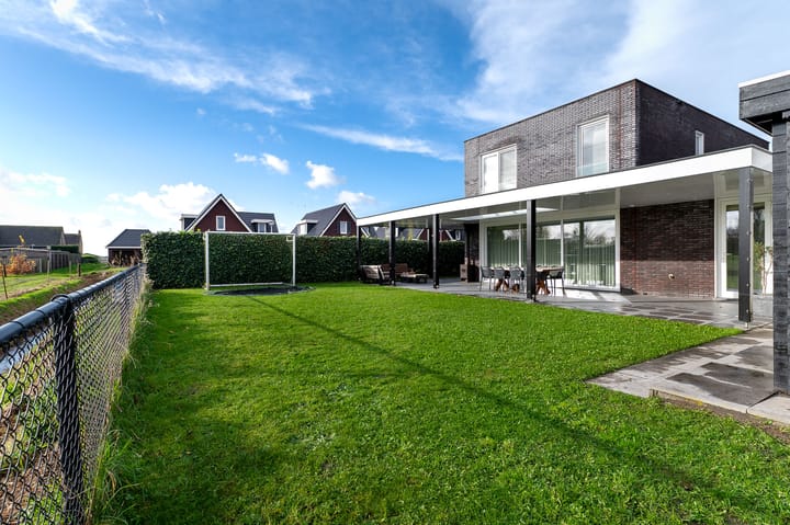 Photo 92 of Engels Dorp 30