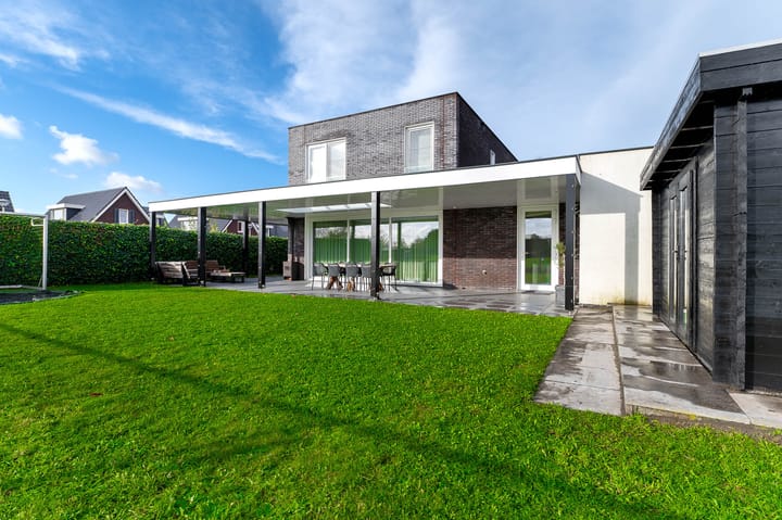 Photo 93 of Engels Dorp 30