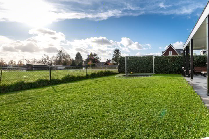 Photo 94 of Engels Dorp 30