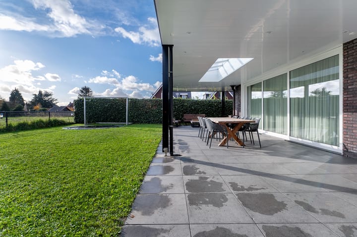 Photo 102 of Engels Dorp 30