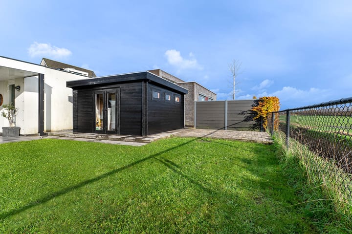 Photo 104 of Engels Dorp 30