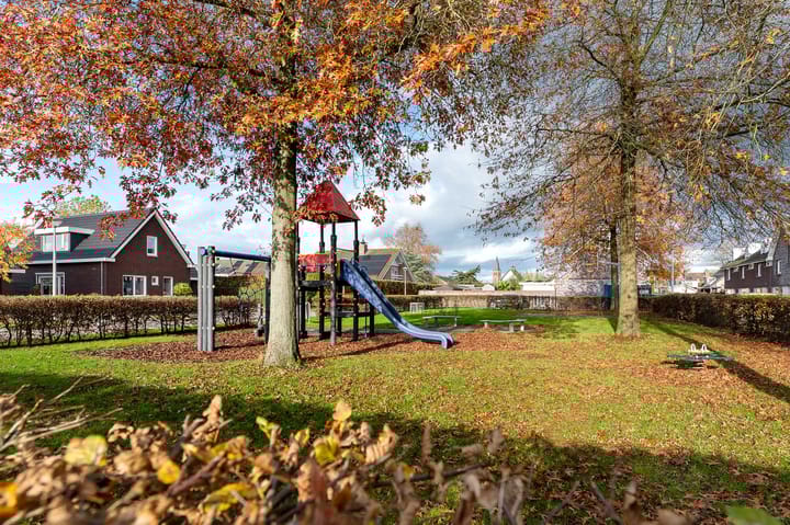 Photo 120 of Engels Dorp 30