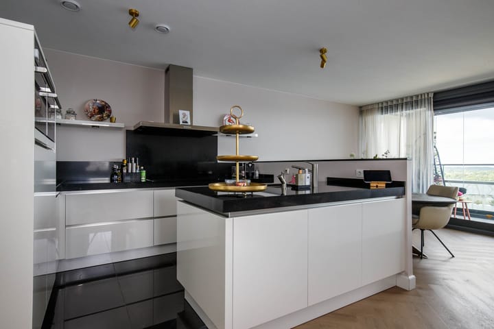 Foto 18 van Corsicalaan 195