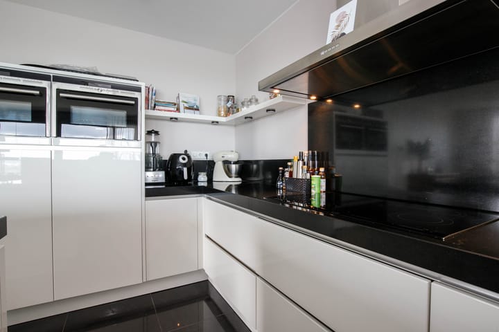 Foto 21 van Corsicalaan 195