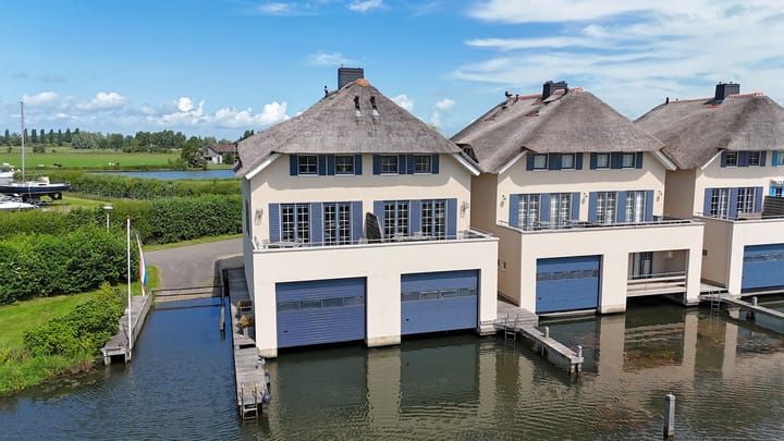 Foto 1 van Middelweg 107