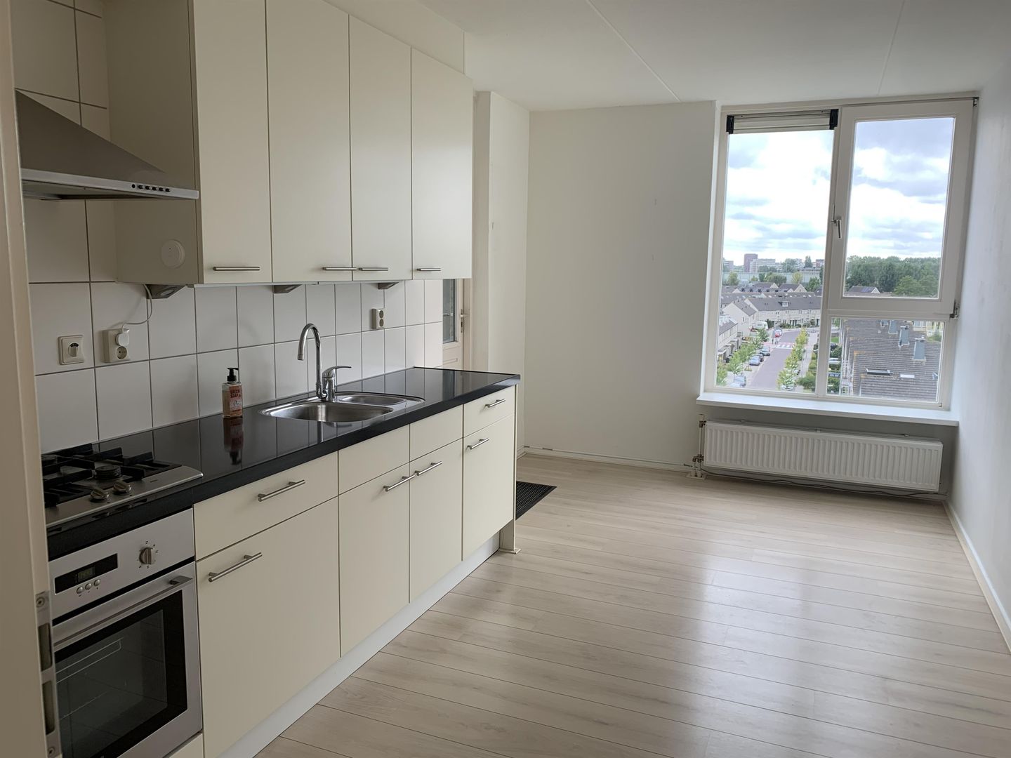 Photo 5 of Zeezigt 82