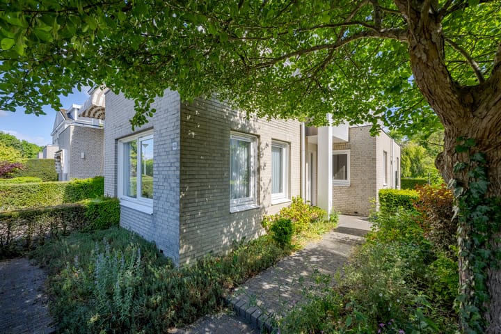 Photo 10 of Cor van Osnabruggelaan 44