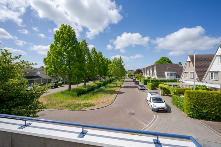 Photo 37 of Cor van Osnabruggelaan 44